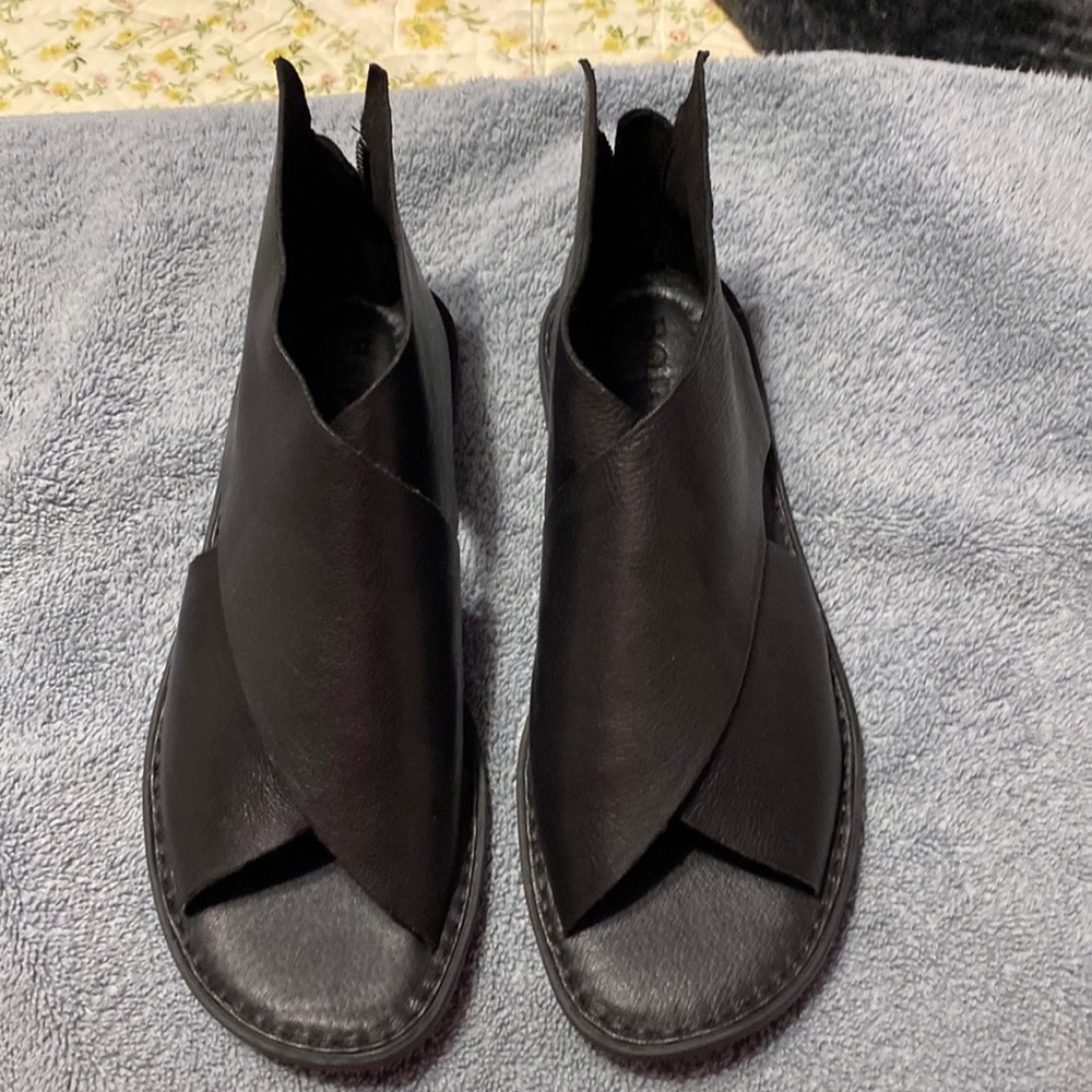 Womens black leather sandals